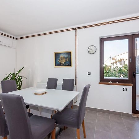 Apartments Snjezana Тисно Екстериор снимка