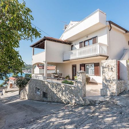 Apartments Snjezana Тисно Екстериор снимка