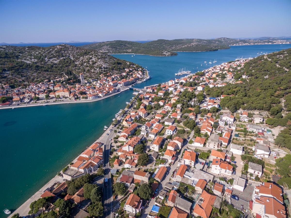 Apartments Snjezana Тисно Екстериор снимка