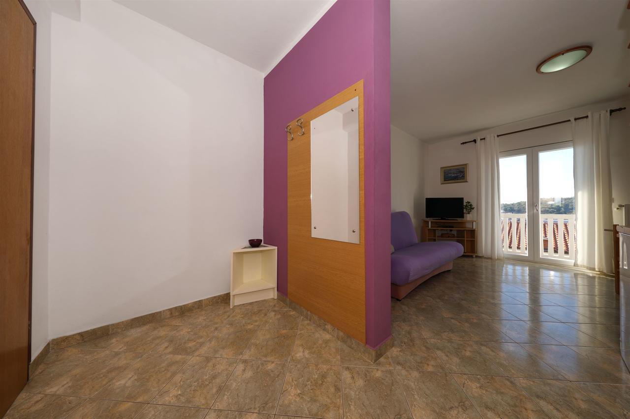 Apartments Snjezana Тисно Екстериор снимка