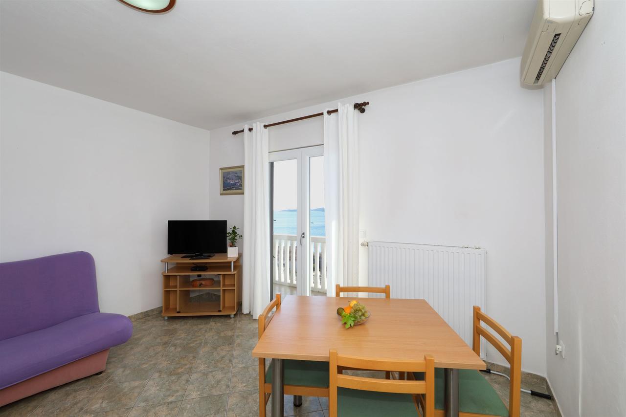 Apartments Snjezana Тисно Екстериор снимка